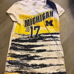 Women’s/Juniors University of Michigan T-shirt